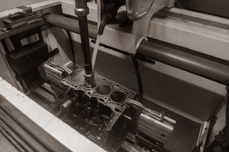 honage _ réalésage _ bloc moteur _ sunnen _ rectification (3)